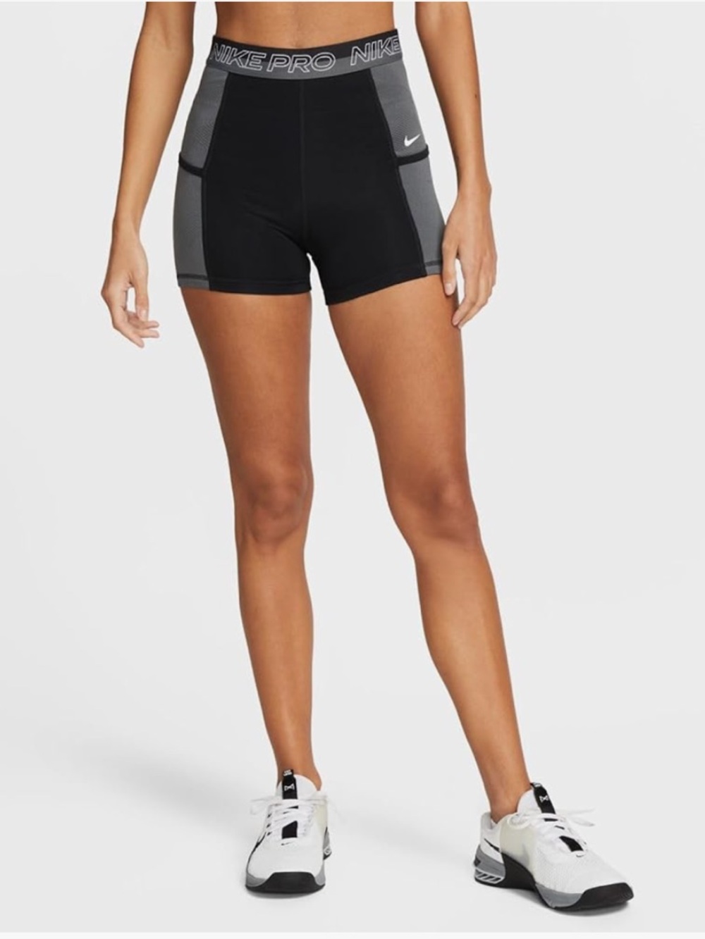 Nike Pro Women's High-Waisted 3" Training Shorts with Pockets small